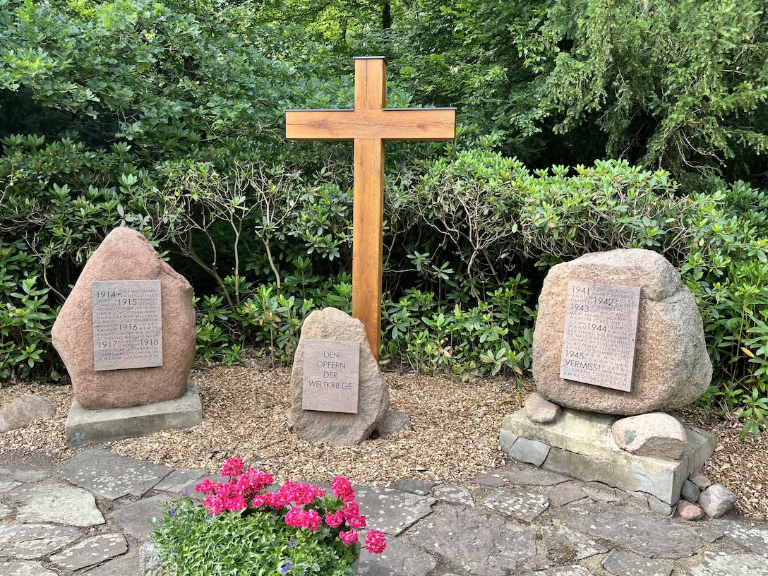 Ehrenmal erneuert